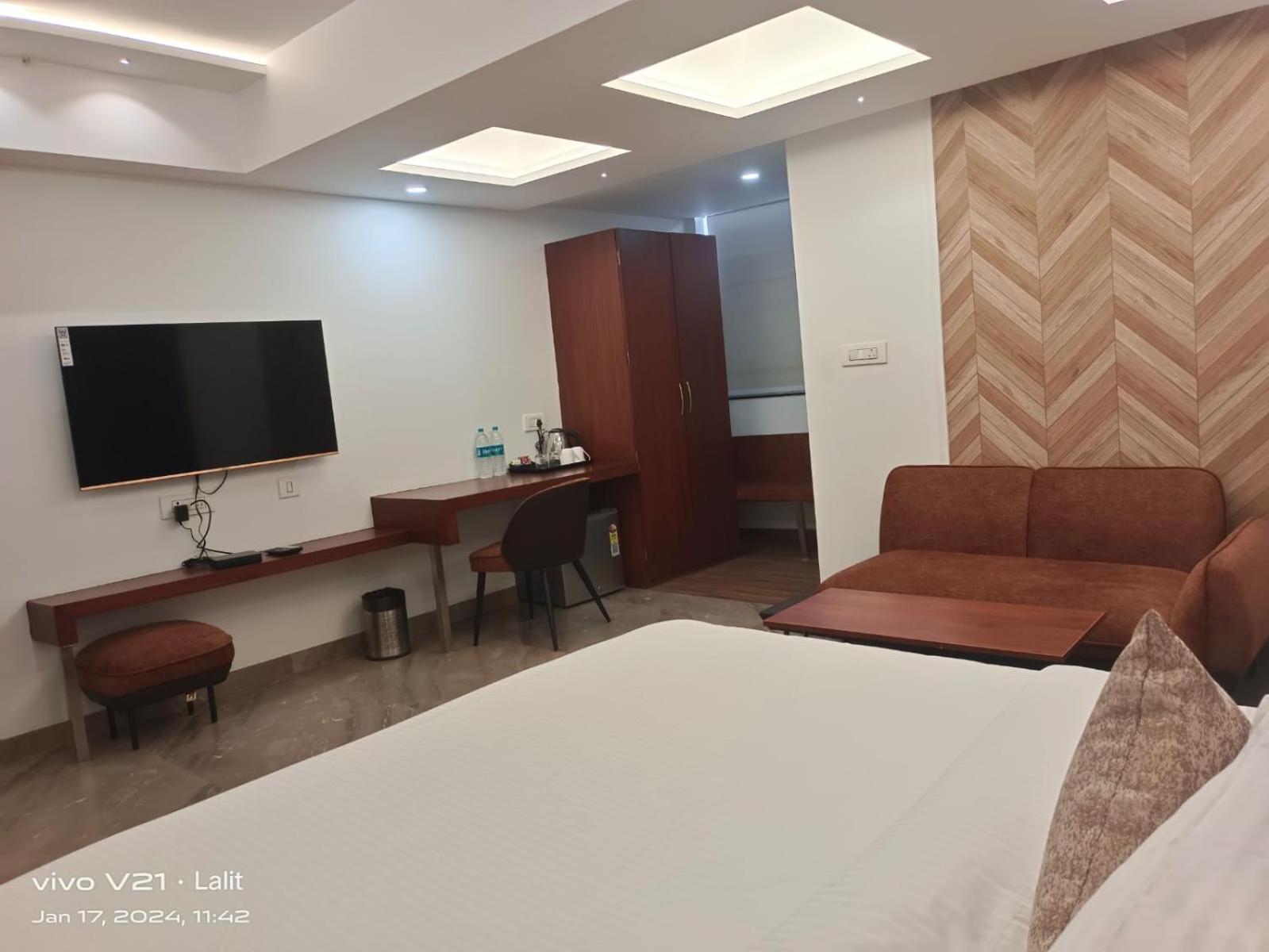 Hotel Kadamb Tree 자발푸르 외부 사진