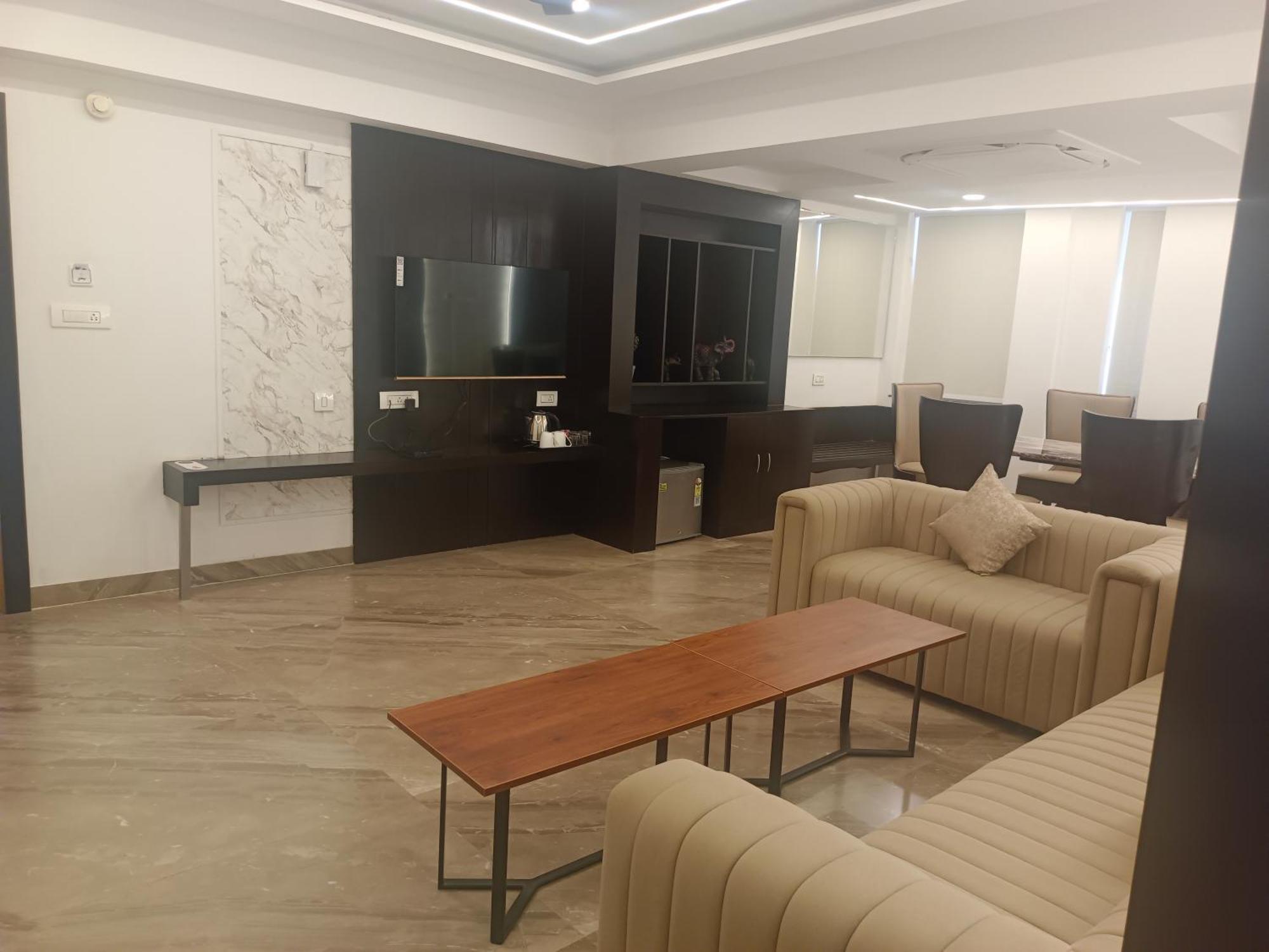 Hotel Kadamb Tree 자발푸르 외부 사진