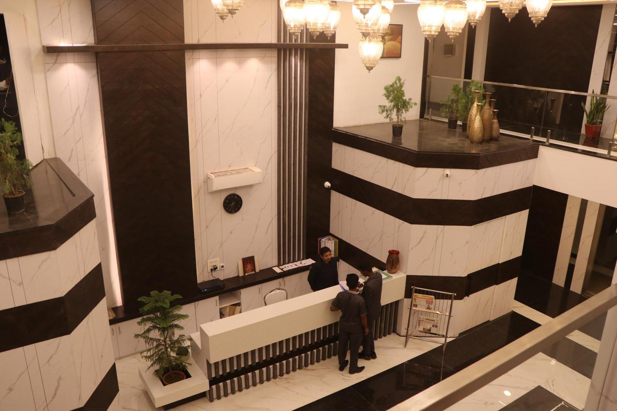 Hotel Kadamb Tree 자발푸르 외부 사진